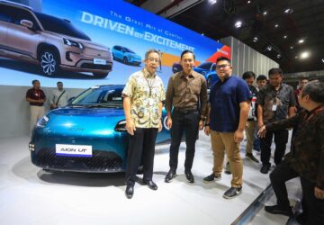 Menteri Koordinator Bidang Infrastruktur dan Pembangunan Kewilayahan AHY Sambangi Booth GAC pada IIMS 2026, Apresiasi Inovasi Kendaraan Listrik